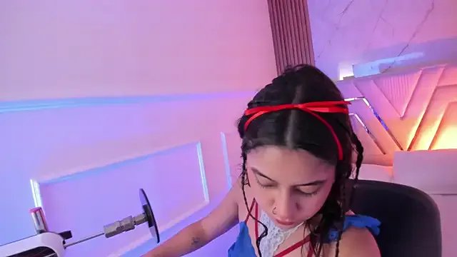 Littleannyy on StripChat 