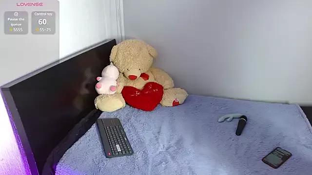 Littlee_Bunny_ on StripChat 