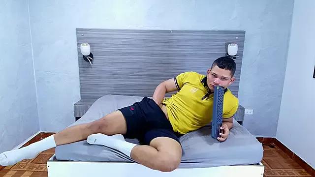 Loony_Zion on StripChat