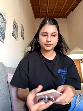 Luu_Princess on StripChat