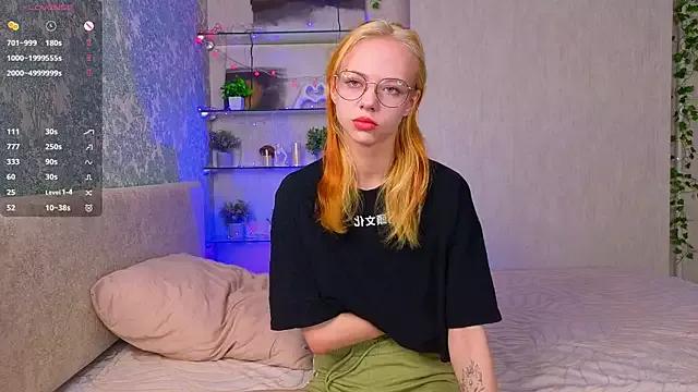 LynneByron on StripChat 
