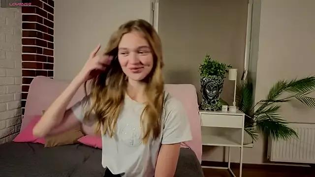 StripChat MarryLuz  is Freechat  MarryLuz ā lick finger