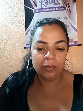 Mia-Glow on StripChat