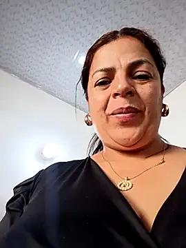 Mia-Glow on StripChat