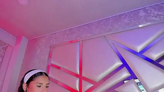 Miia002 on StripChat 