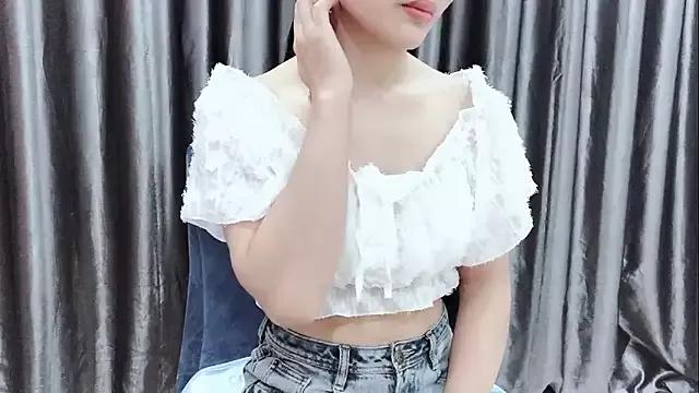 Miixue3 on StripChat 