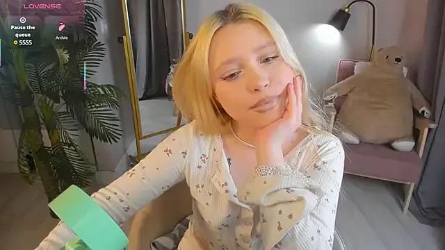 Millie_Vanillies on StripChat 