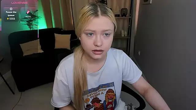 Millie_Vanillies on StripChat 