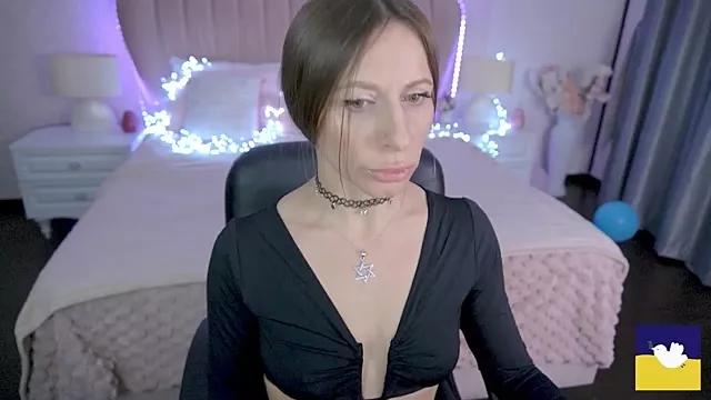 MirandaHobbs on StripChat 