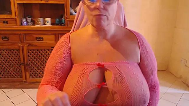 MISS_LINDAH on StripChat 