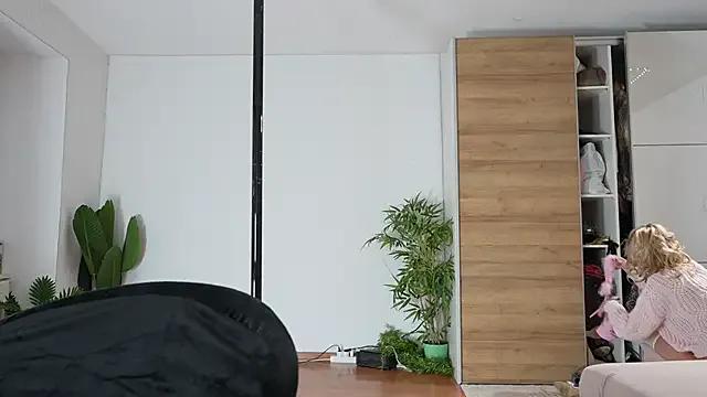 missdaisydiamond777 — BBC sloppy blowjob