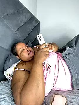 MissLola27 on StripChat 