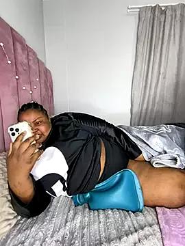 MissLola27 on StripChat 