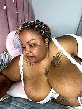 MissLola27 on StripChat 