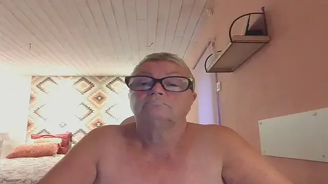 Mystery-Grandmother on StripChat