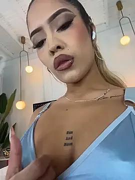 MystiqueXXX — MAKE ME SQUIRT