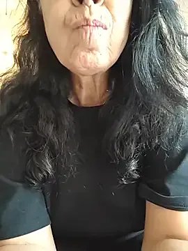 NakedMILFx — Fingers in pussy