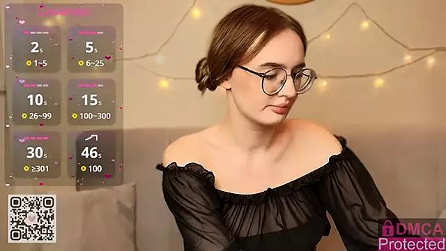 NikkiOak on StripChat 