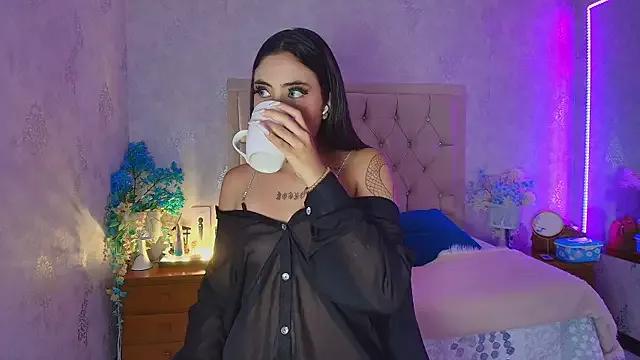 nini_love01 on StripChat 