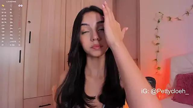 PettyCloeh on StripChat 