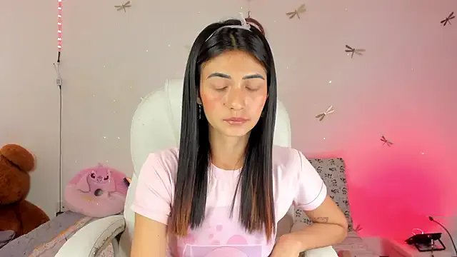 princessluna_19 on StripChat