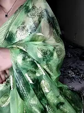 PRIYA_22 on StripChat