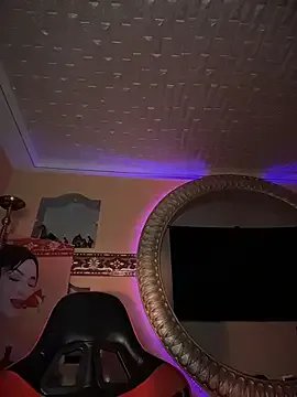 Queentaraf999 on StripChat 