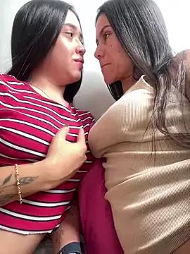 ReggieG — HOT SHOW ANAL WITH STRAPON BOTH GIRLS