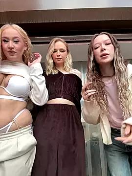 StripChat RollDolls  is Freechat  RollDolls — GOOD MORNING(SHOW ME YOUR BOOBS)