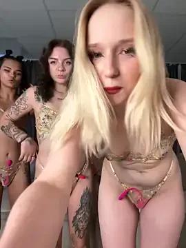 RollingGirls on StripChat 