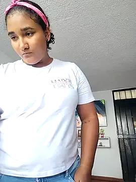 samanthaeliott22 on StripChat 