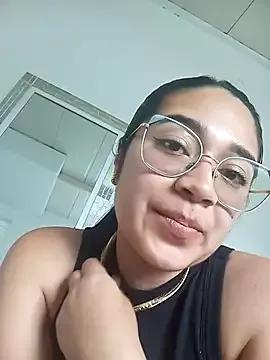 Samara_Outdoors — bare ass twerking