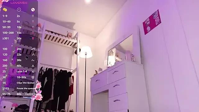 Sarah_cam06 on StripChat 