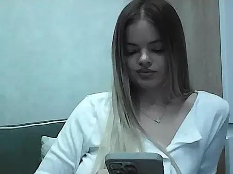 Sarah_keyy on StripChat 