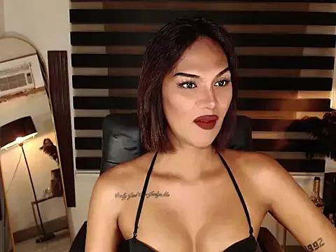 SarahAmber on StripChat 