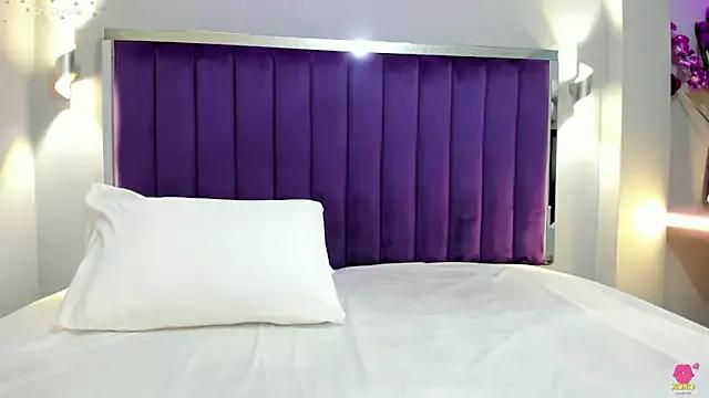 SaraRiley on StripChat 