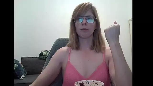 StripChat SavannaGirly  is Freechat  SavannaGirly — Rub lotion on my boobs