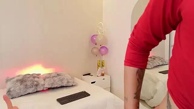 Scaarlettfox on StripChat 