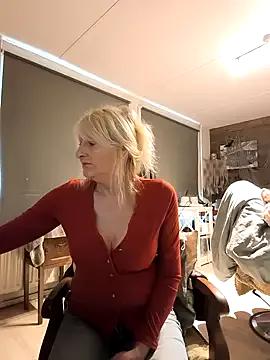 SexyMilfTascha — Topless 5 min