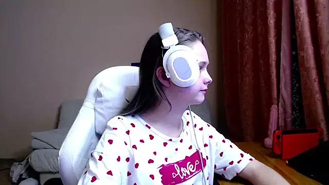 StripChat SharybbFace  is Freechat  SharybbFace — Take off my T-Shirt