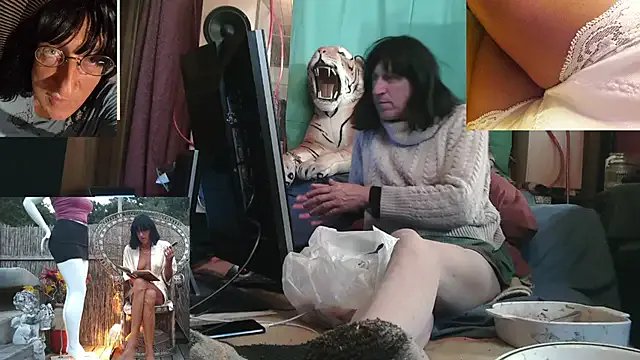 SissiDomination — i show my cute titties