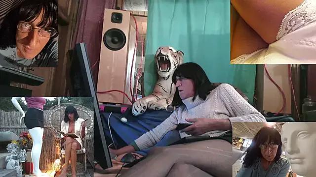 StripChat SissiDomination is Freechat SissiDomination — i show my cute titties