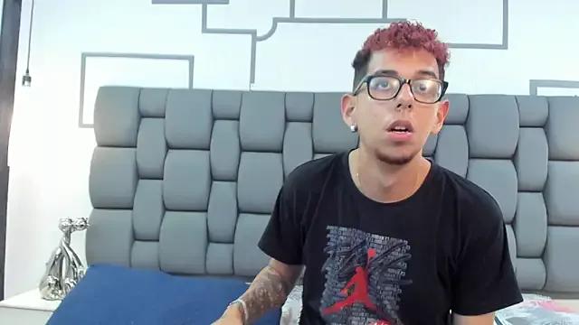 SkarletRuiz — The boy fucks my ass until running In me