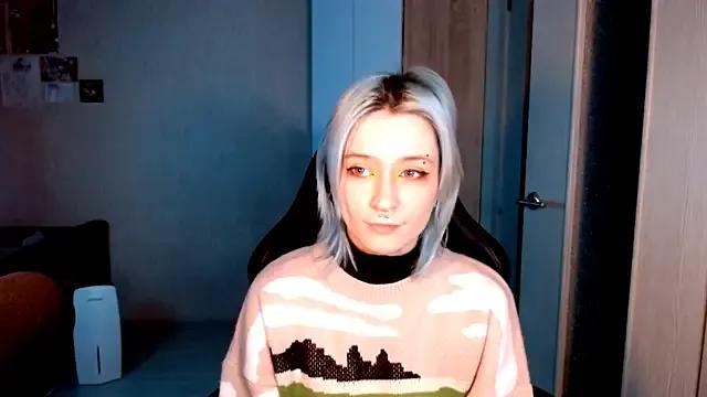 SophiaLur — show my little tummy