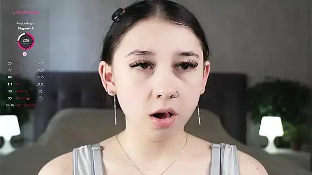 Sssonya on StripChat 