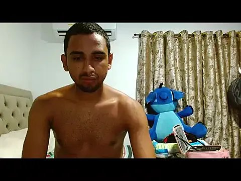 sweethoneytsx on StripChat 