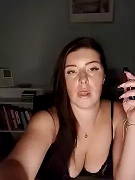 SweetLaurenXX on StripChat 