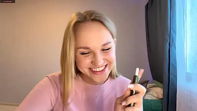 TanekaBoitel on StripChat