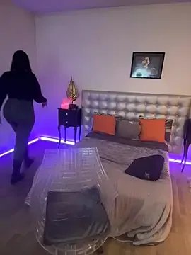 TiffanyRoxx on StripChat 