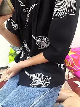 Urs_sassyshikha — Panty off and squirting in pubic